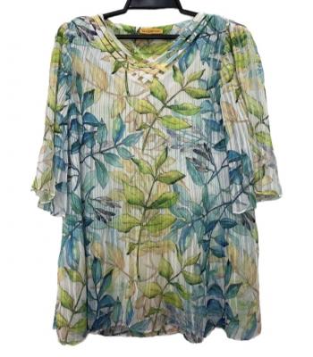 Women's  3/4 Sleeve  Floral Jungle  Beauty V neck Top KZ2361